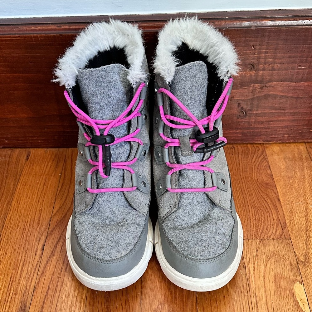 Kids SOREL Winter Boots Size 4